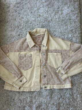 Womens Two-Tone Cream and Beige Jean Jacket